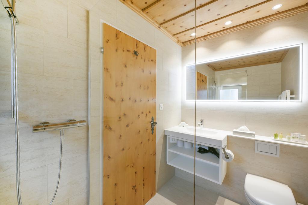 Hotel Seehof Valbella Bilik gambar